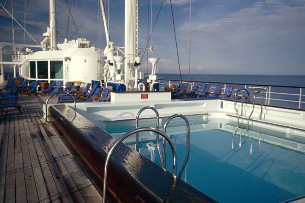 Club Med 2, Karaiby lub Morze Śródziemne, 5Ψ